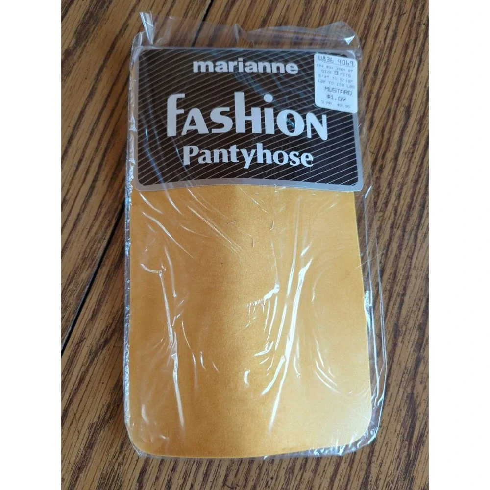 New Vintage Marianne Fashion Pantyhose Size B Mustard 5'4-5'10